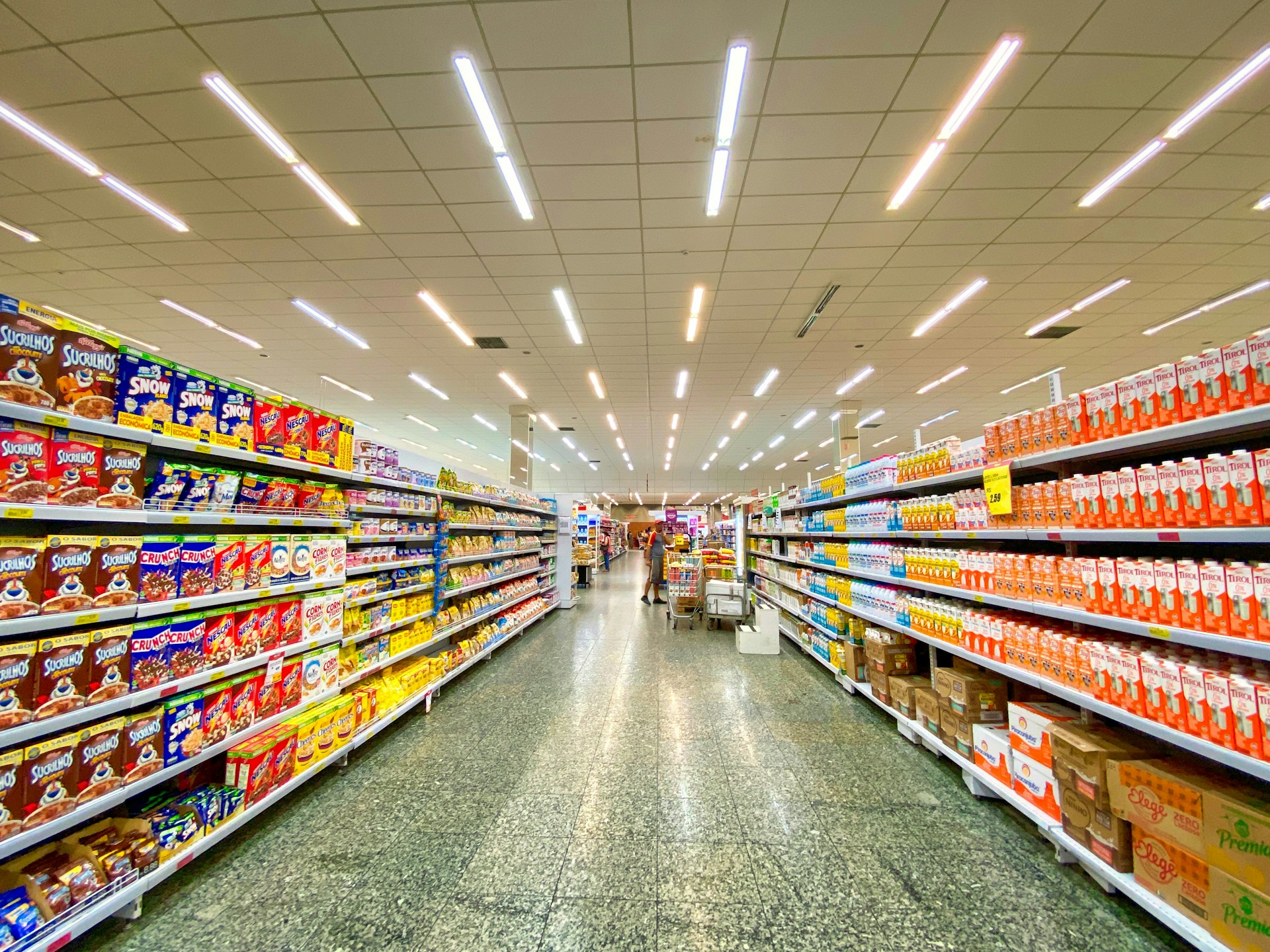 Retail & E-commerce